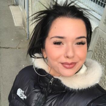 Babysitter in Sarajevo: Ema