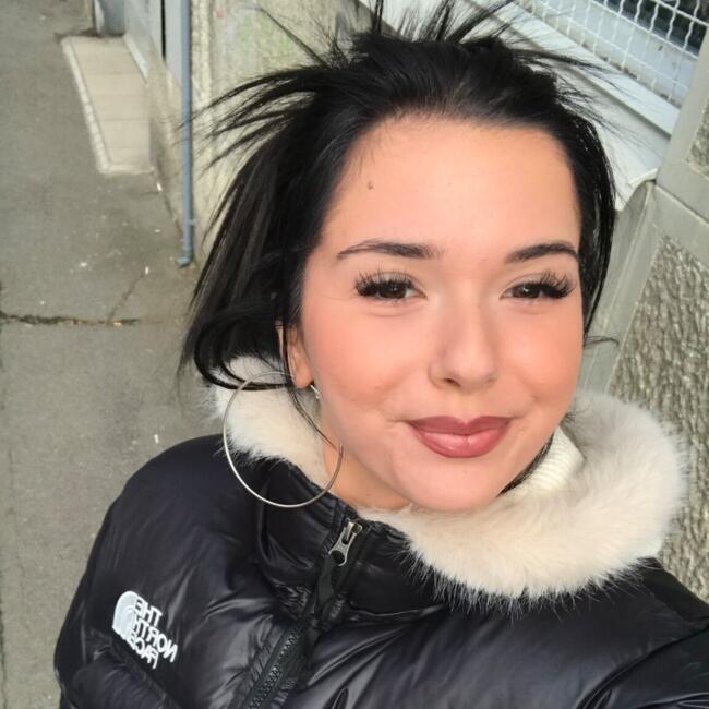 Babysitter in Sarajevo: Ema