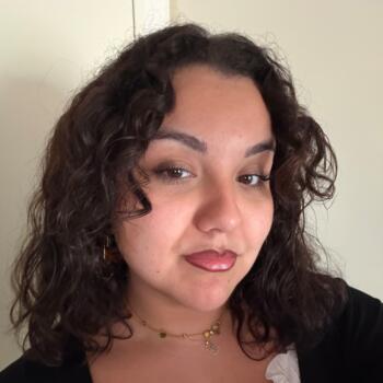 Babysitter in Courbevoie: Naila