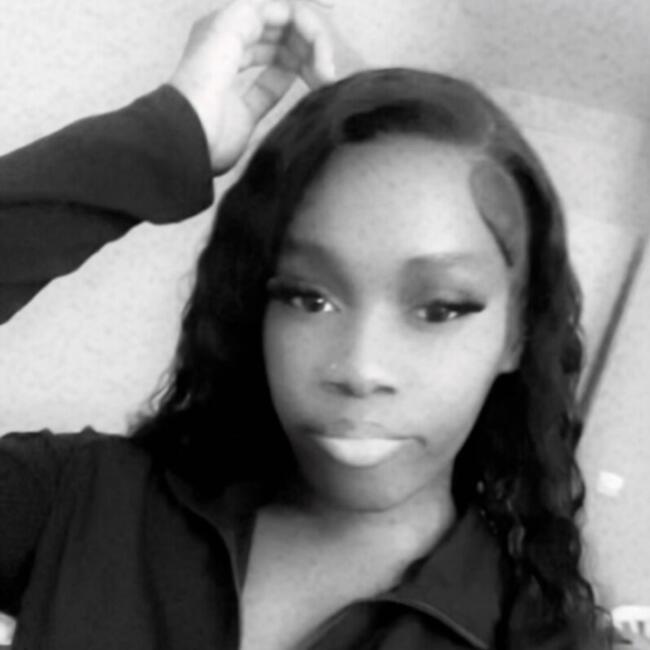 位于塞纳河畔维尼厄的临时保姆: Laetitia