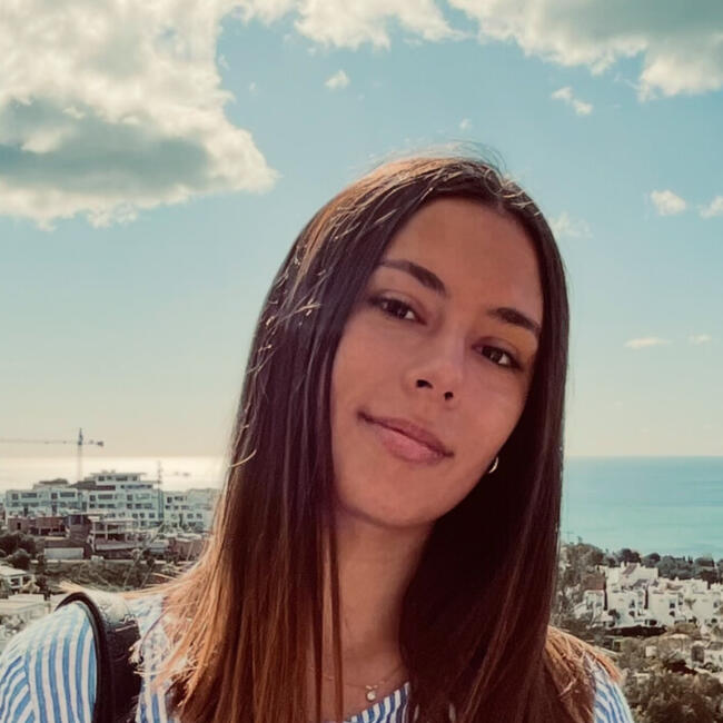 Babysitter in Les Sables d'Olonne: Inès