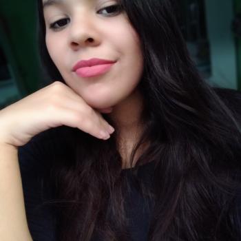 Babysitter in São José dos Pinhais: Andrea