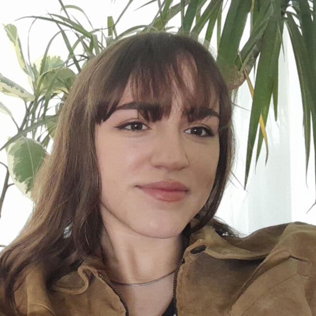 Baby-sitter in Maur: Rhiannon