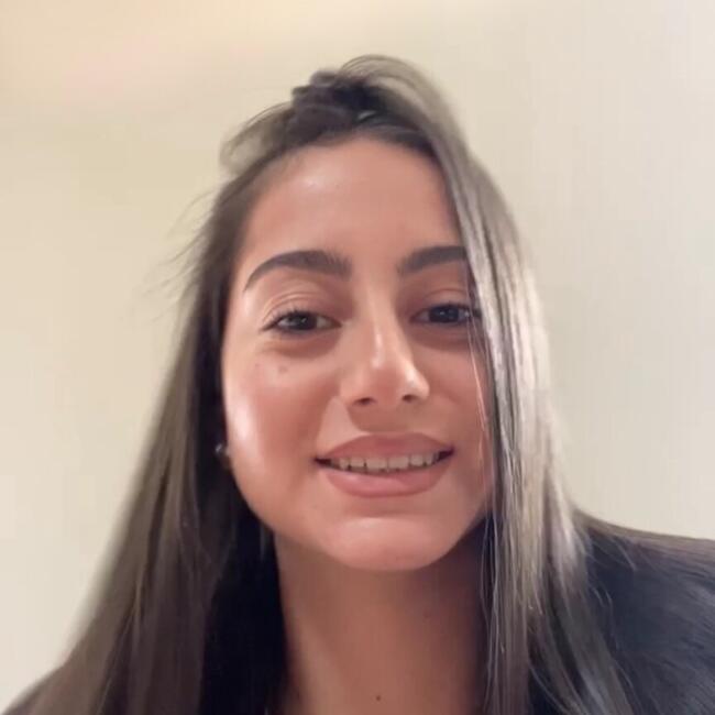 Babysitter in Saint-Martin-sur-Lavezon: Liza