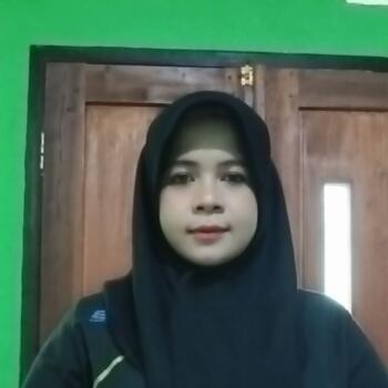 Babysitter Jakarta: Leni