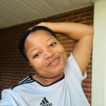 Babysitter in Houston: Nqobile