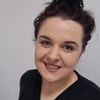 Dadilja u Zavidovići: Azra