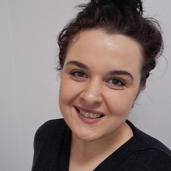 Dadilja u Zavidovići: Azra