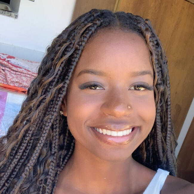 Babysitter in Maricá: Jullya
