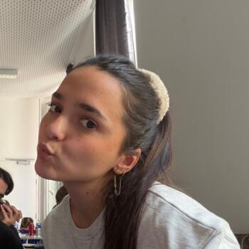 Babysitter Marseille: Louna