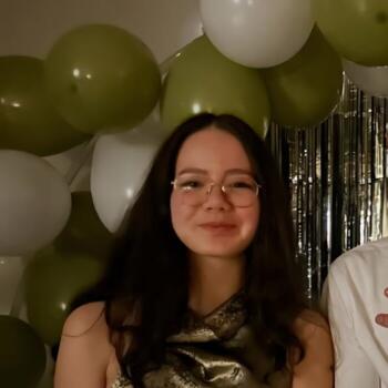 Babysitter in Ambérieux-en-Dombes: Léane