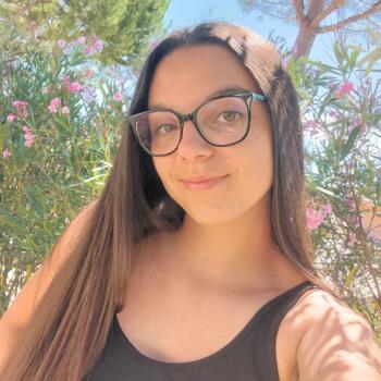 Babysitter in La Flèche: Laura