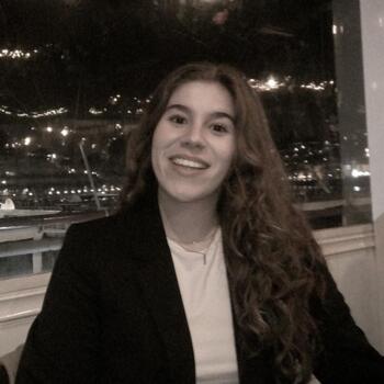 Niñera en Vila Nova de Gaia: Joana