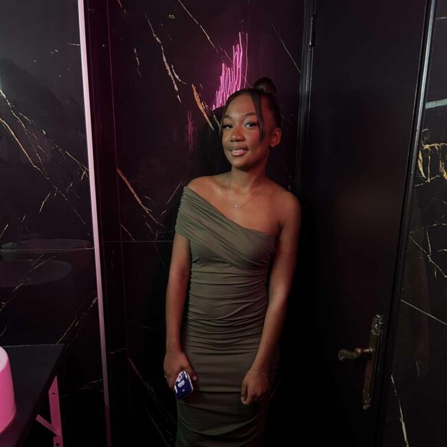 Babysitter in Savigny-le-Temple: Assya