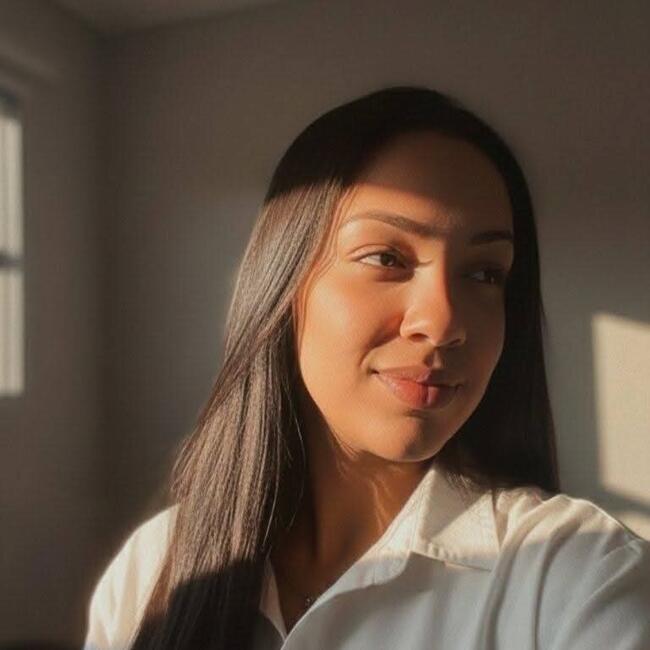 Babysitter in Tubarão: Emily