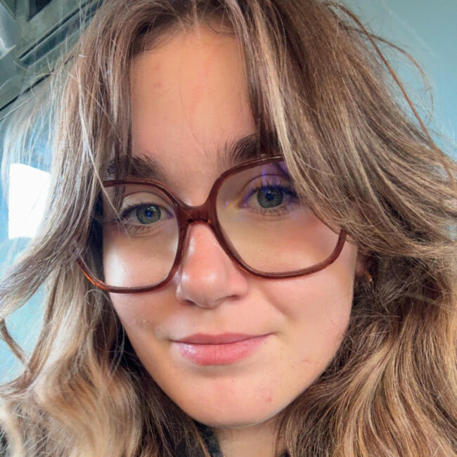 Babysitter in Paris: Cassandra