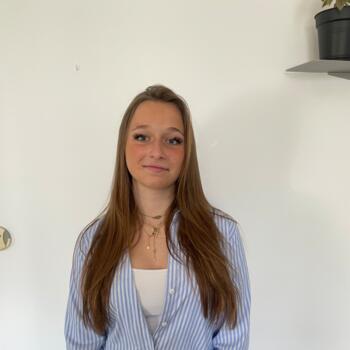 Baby-sitter Carquefou: Lila