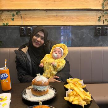 Babysitter The Hague: Dheema