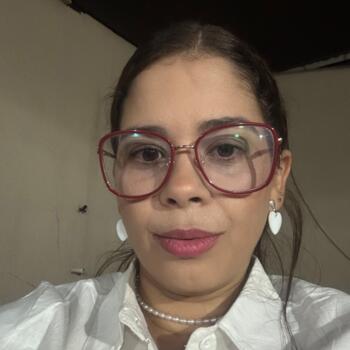 Babysitter in Aparecida de Goiânia: Valéria