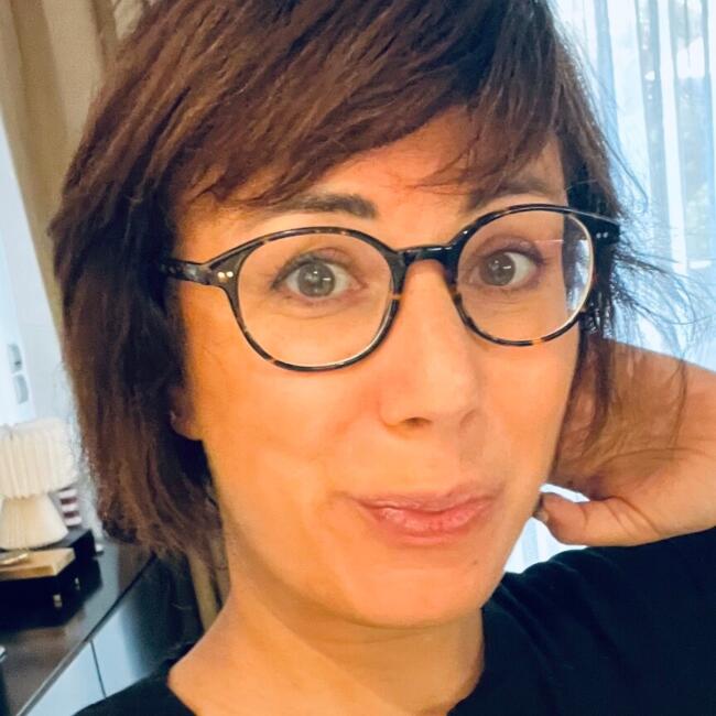 Babysitter in Marseille: Leslie