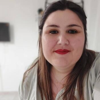 Babysitter in Redessan: Pauline