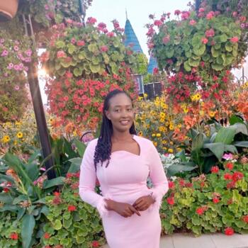 Nanny in Riyadh: Grace compound