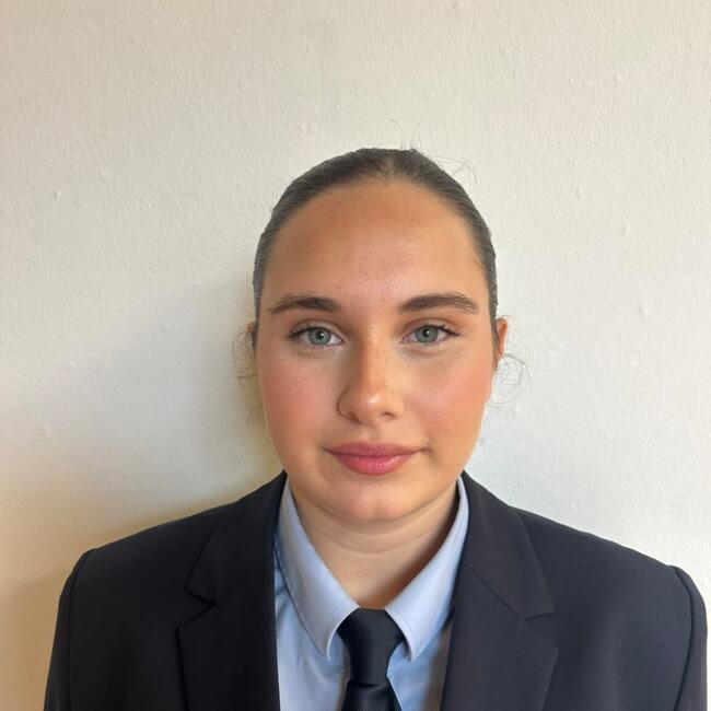 Babysitter in Santpoort-Noord: Alyna