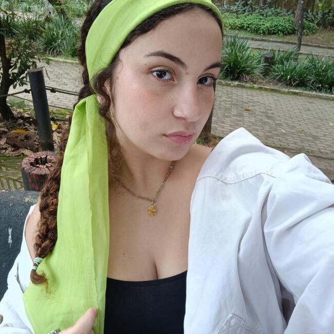 Babysitter in Guarulhos: Larissa