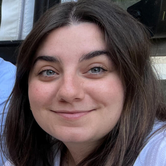 Babysitter in Montreal: Laure