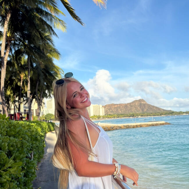 Nanny in Santa Ana: Kate