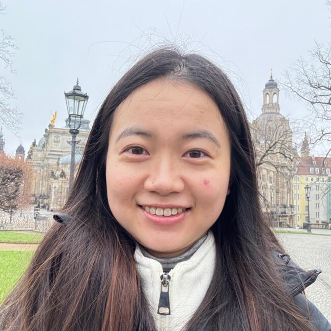 Babysitter in Munich: Yuk Ling