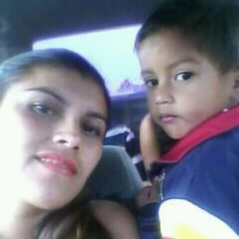 Niñera en La Arena: Luz flores