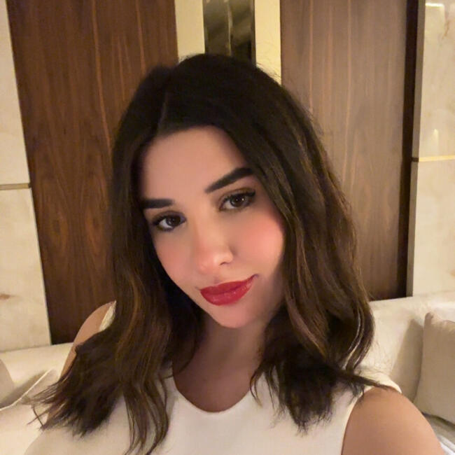 وظيفة جليسة أطفال في الدوحة: Reine