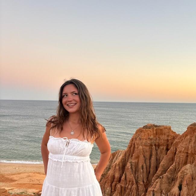 Babysitter in Lisbon: Marharyta