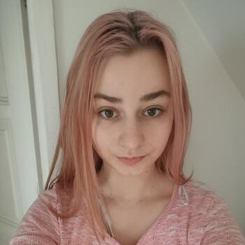 Babysitter in Érd: Kiara