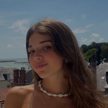 Babysitter in Nantes: Zoe