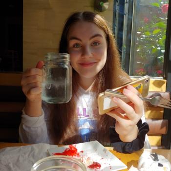 Barnvakt Helsingfors: Helmi