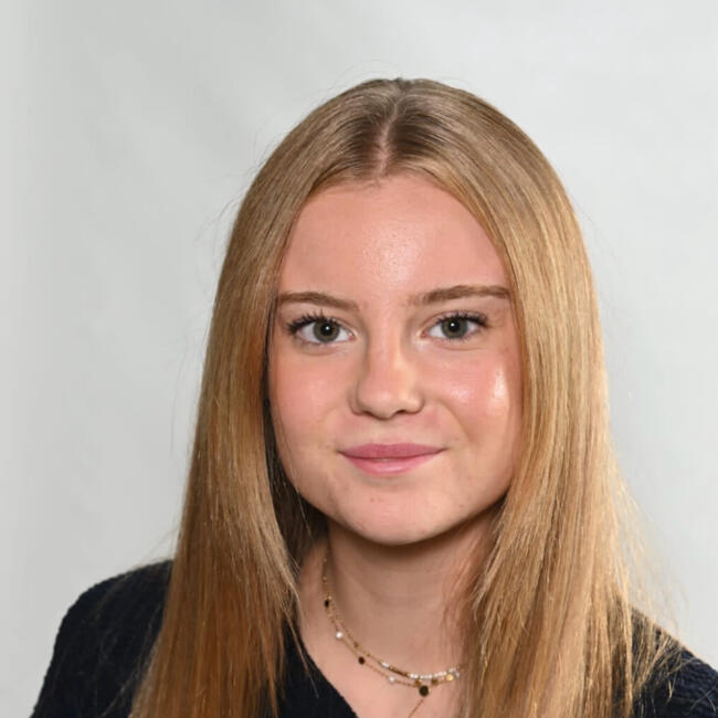 Babysitter in Sainte-Luce-sur-Loire: Margaux