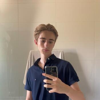 Babysitter in Paris: Valentin