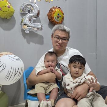 Childminder job in Cirebon: babysitting job Jim