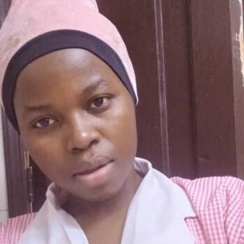جليسة أطفال في جدة: KOBUSINGE SHARON