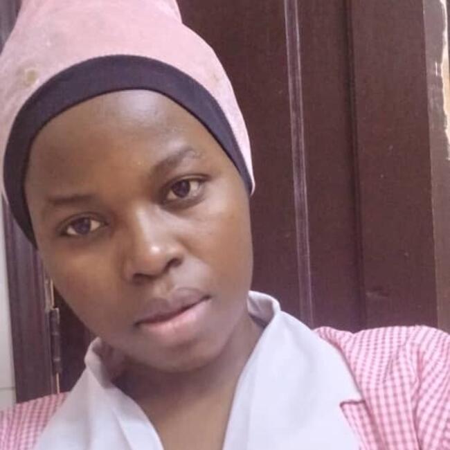 جليسة أطفال في جدة: KOBUSINGE SHARON