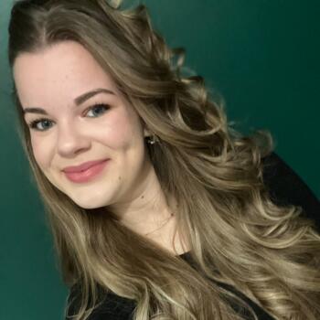 Babysitter in Saint-Ouen-de-Mimbré: Léa