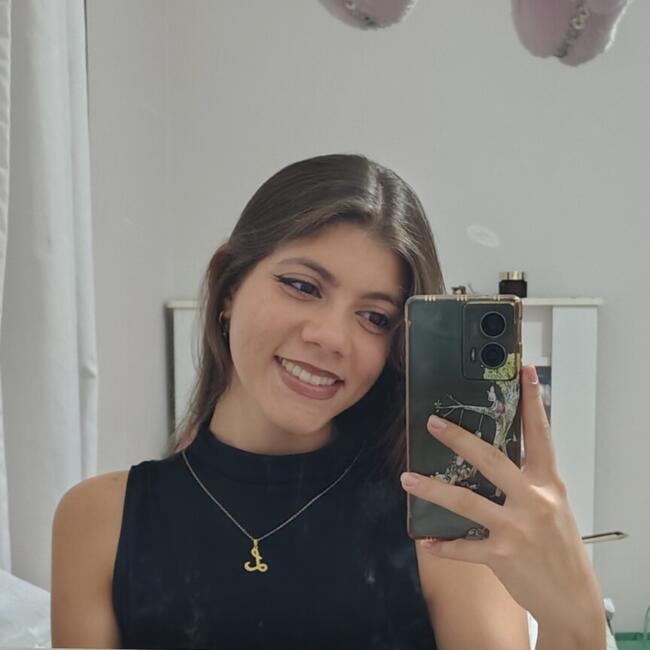 Babá em Tietê: Larissa