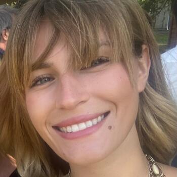 Babysitter in Paris: Ava