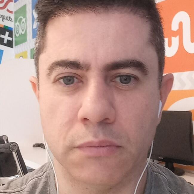 Emprego de babá em Brasília: Diego