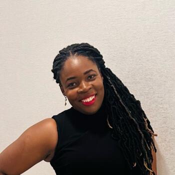 Babysitter Toronto: Kira