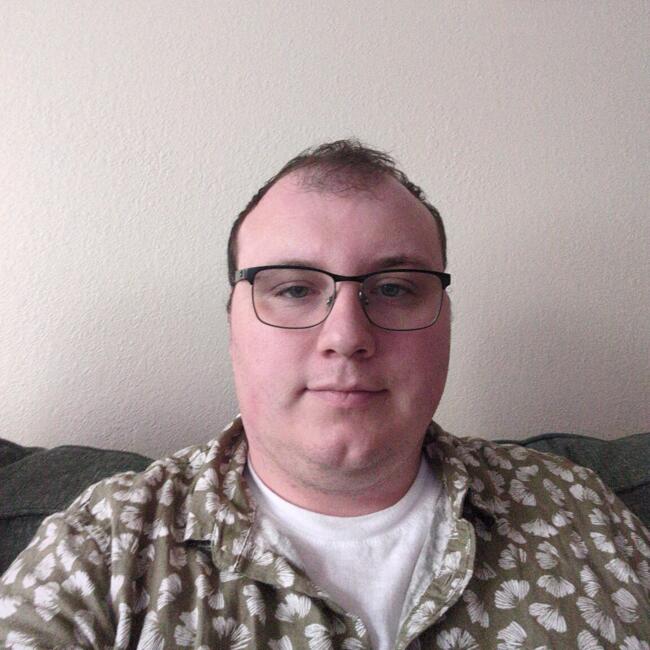Babysitter in Saint Cloud: Aaron