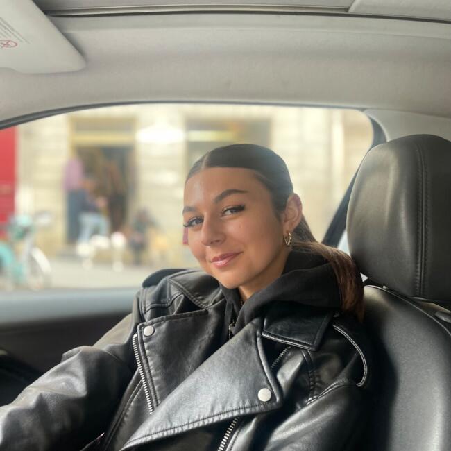 Babysitter in Épône: Alissa