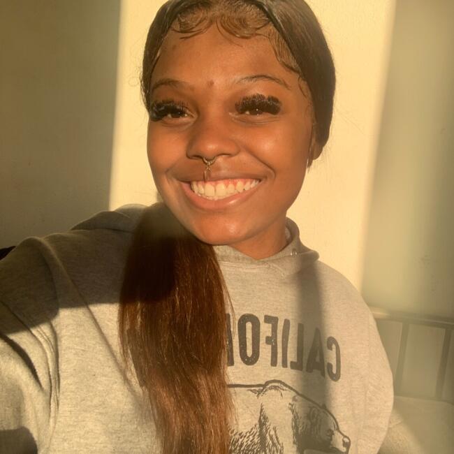 Babysitter in Los Angeles: Nayari